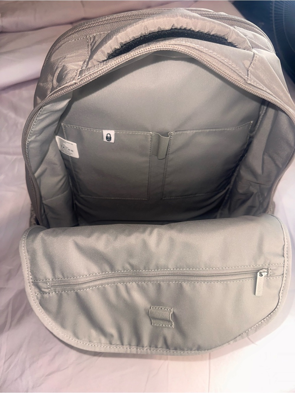 Baggallini Moonrock Backpack - Picture 3 of 4